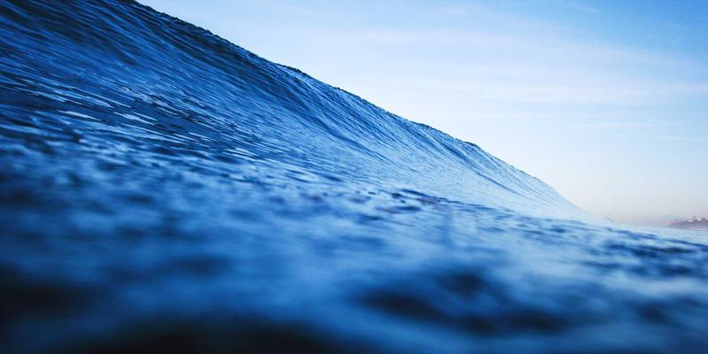 Local Golf短杆精进指南：掌握30码内切杆与沙坑救球的核心技巧