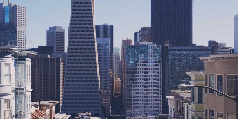 高尔夫进阶指南:从球场选择到技术提升的全面解析